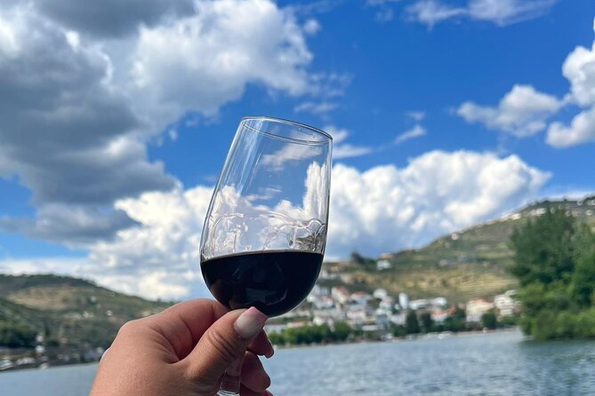 3-Hour Tour to Discover Pinhão - Moment of Discovery - Quinta time in Pinhão: visit a farm and taste 3 wines