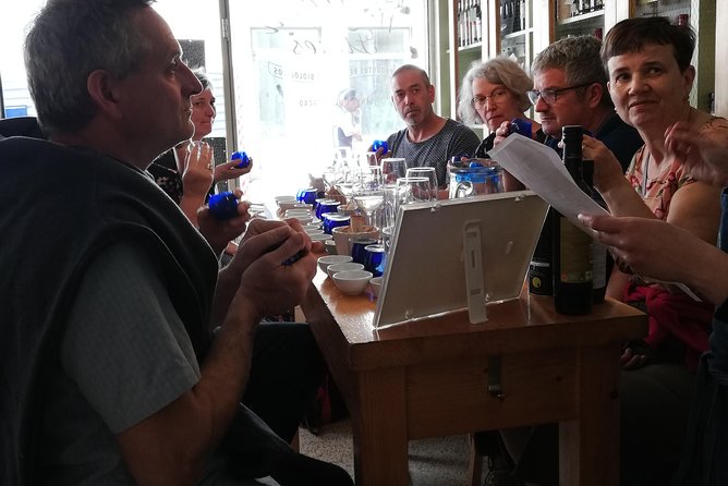 3 table wines & 5 Port wines + Tapas - Stop 2: Rua de Sant’ Ana and 3 table wines in Porto’s older lanes