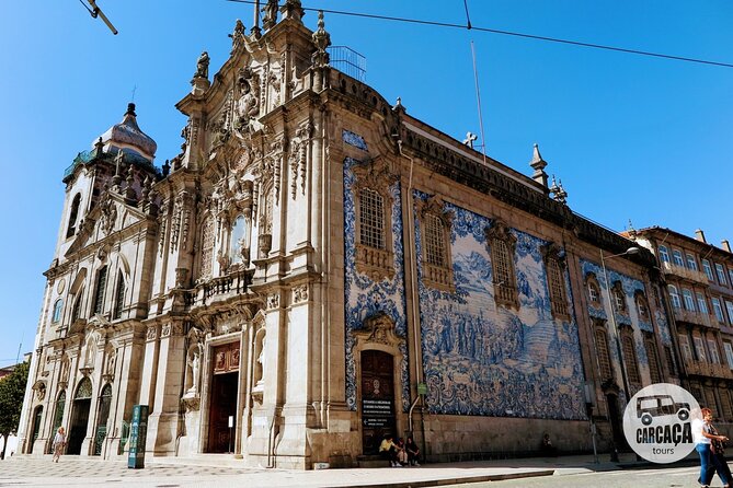 4-hour sightseeing tour in Porto - Stop 2: Clérigos Tower Area and the Late-Baroque Postcard Shot