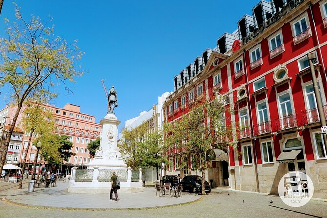 4-hour sightseeing tour in Porto - Stop 6: Cais de Gaia on the Douro for River Views and a Relaxed End