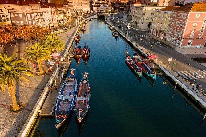 Aveiro Half Day Private Tour Porto w/ Moliceiro River Cruise - Farol de Aveiro lighthouse: quick look, and tickets aren’t included