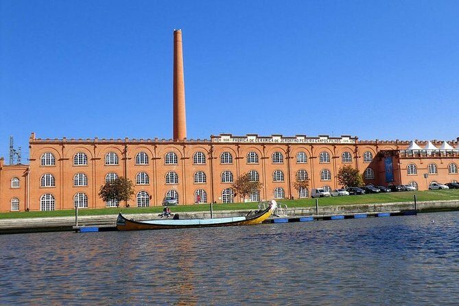 Aveiro Small-Group: Half Day Tour with Boat Ride - Praia da Costa Nova in one hour: striped houses at beach speed