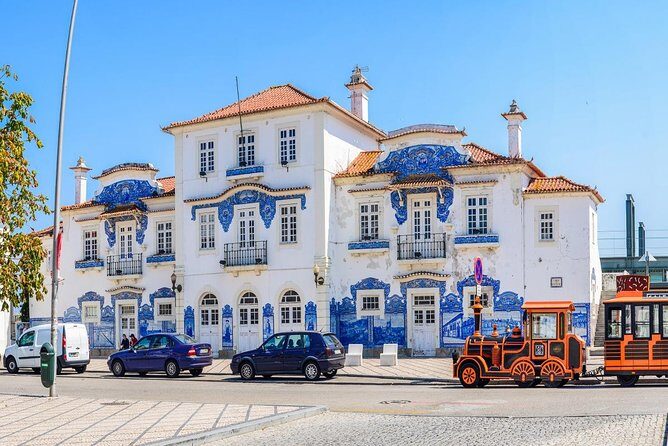 Aveiro Small-Group: Half Day Tour with Boat Ride - Getting there smoothly: pickup, timing, and onboard Wi‑Fi
