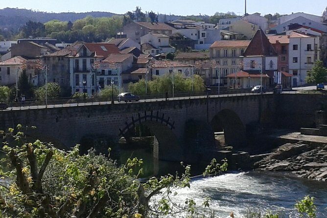 Barcelos, Braga & Guimarães Tour - Braga: the oldest cathedral vibe, city gates, and Bom Jesus quiet time