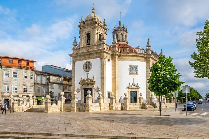 Barcelos: Half Day Private Tour from Porto - From Porto to Barcelos: pickup, the air-conditioned ride, and what you’ll learn en route