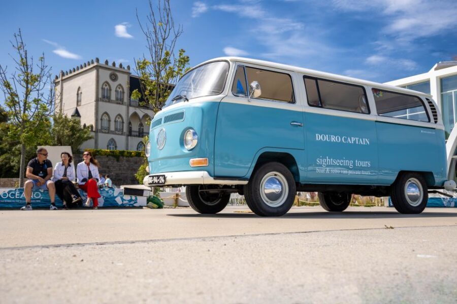Best views to Porto from Gaia. VW Kombi tour with cocktail - Meeting at D. Luís Bridge: getting oriented fast