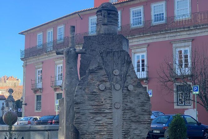 Braga and Guimarães Small Group Tour with Lunch From Porto - Stop 3: Bom Jesus and the funicular decision