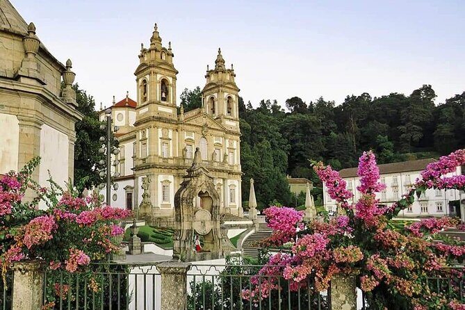 BRAGA E GUIMARÃES Private Historic Tour from Porto - Braga and Guimarães in One Day: What the 8–9 Hours Really Feel Like