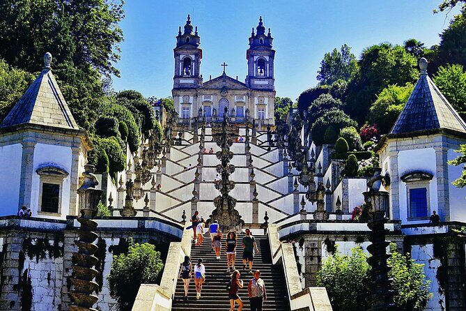 BRAGA E GUIMARÃES Private Historic Tour from Porto - Se de Braga and Downtown Walking: Old Cathedral Energy Without the Ticket Hassle