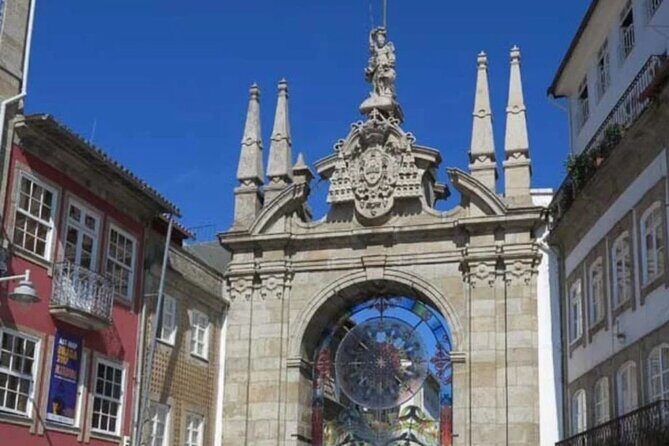 Braga/Guimarães: 1 Day with Lunch + farm and wine tasting - Braga City Time: Souvenirs, Streets, and a Second Taste of Traditional Cuisine