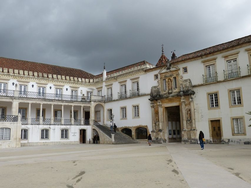 Coimbra Historic Center - Private visit - Joanina Library, Royal Chapel of São Miguel, and the Royal Palace: Art With a Job