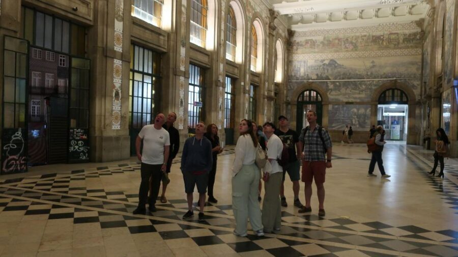 Crimes & Mysteries - A Haunted Hotel and the Walk Toward São Bento’s Crime-Patterned Tiles