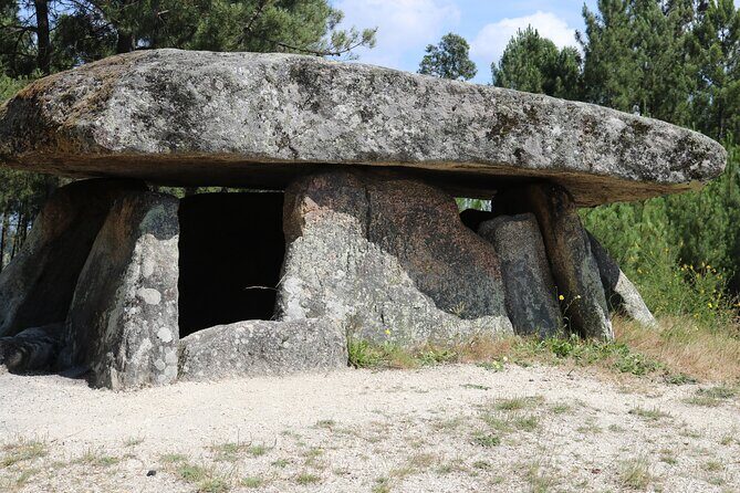 Cycle to Ancient Dolmens in Azenha. History, Theory & Folklore Guided Tour - Enter Fiais da Telha: passage mound dolmens and breathwork