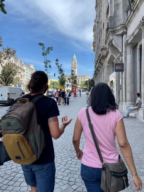 Discover Porto - A Private Walking Tour w/ Authentic Tasting - Thiago’s Porto lens: history plus real-estate and expat tips