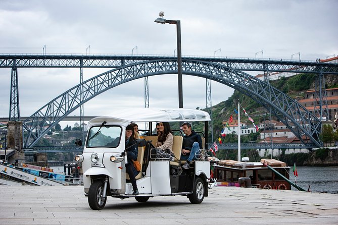 Discover Porto's Highlights on a 2-Hour Private Electric Tuk Tuk - Aliados Avenue: Porto’s grand civic boulevard