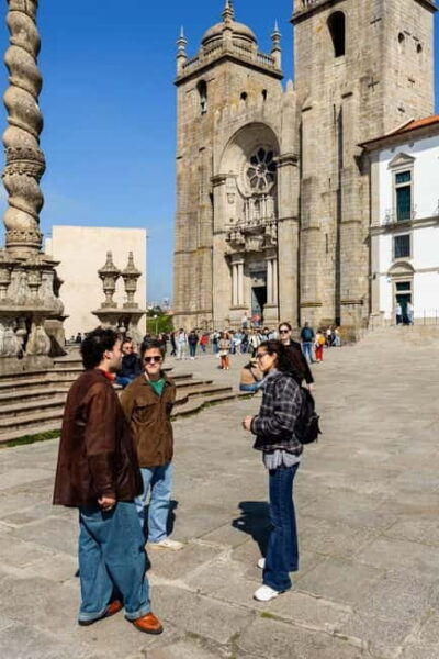Discover Porto's Historical Roots Walking Tour - The pacing: 3 hours that feel manageable