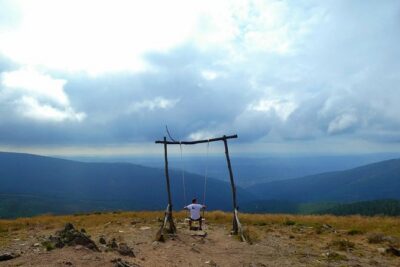 Discovering Nature in Serra da Lousã - Guides who actually read the mountains: Sérgio, Fátima, and Manuel