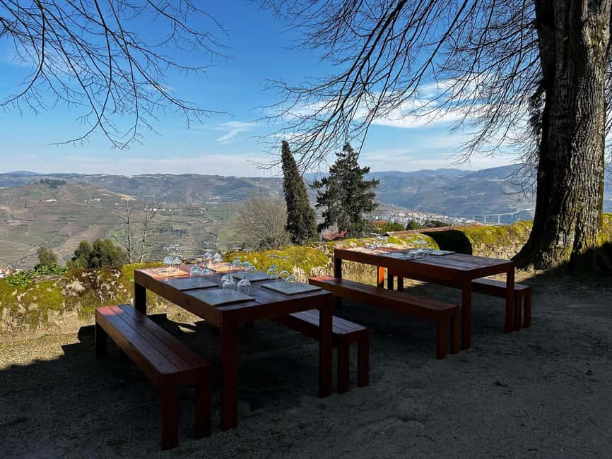 Douro: Quinta de Santa Júlia Lunch, Tour, & Wine Tasting - Finding the Main House: How the Meeting Works and What to Wear