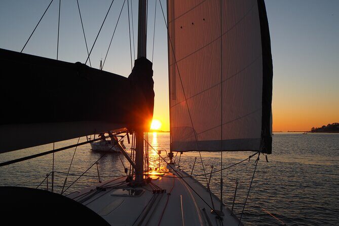 Douro Sunset Sailboat Experience in Porto - Boarding in Porto: Marina da Afurada and the Boat Setup