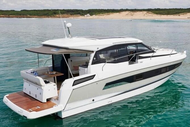 Douro Tour on a Private Yacht in Porto - Arrábida Bridge: the first big wow from the water