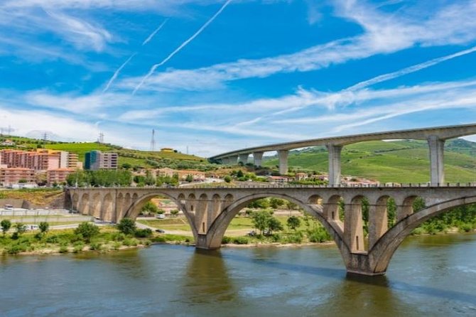 Douro Valley Cruise Porto to Pinhão: Breakfast, Lunch and Tasting - Porto to Pinhão: the big-picture flow of the day