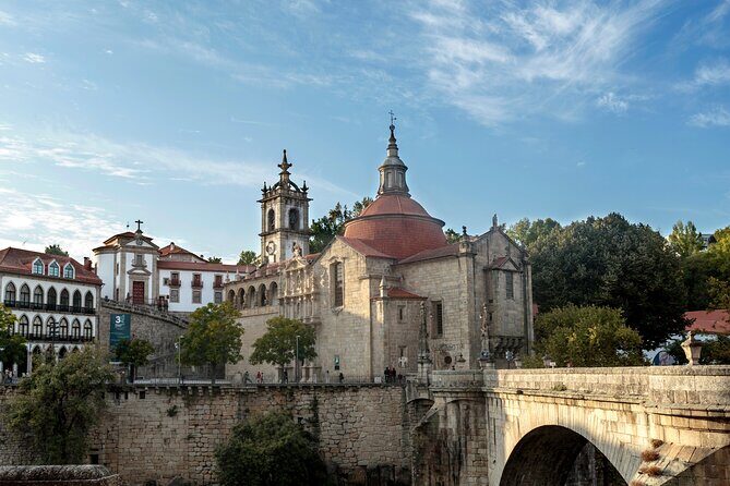 Douro Valley: Historical Sites, Wine Experience, Lunch & Cruise - Rolling out of Porto at 7:30 am and into Douro vineyard country