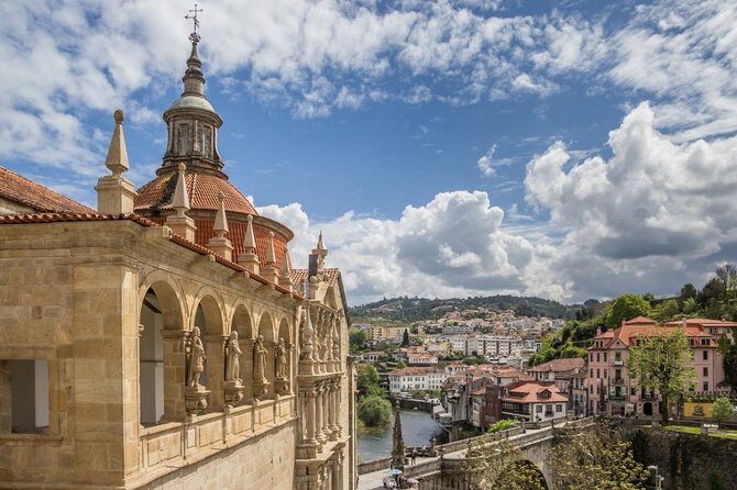 Douro Valley private tour with wine tasting and boat tour - Getting from Porto: pickup, air-conditioning, and a full-day plan