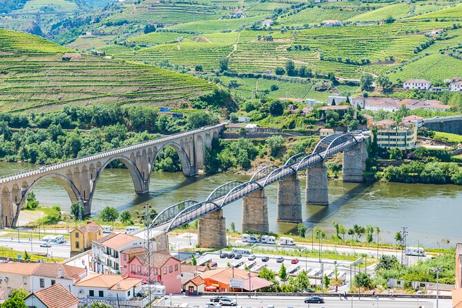 Douro Valley - Relaxed Departure from Porto - São Cristovão do Douro viewpoint: photos, then back to Porto