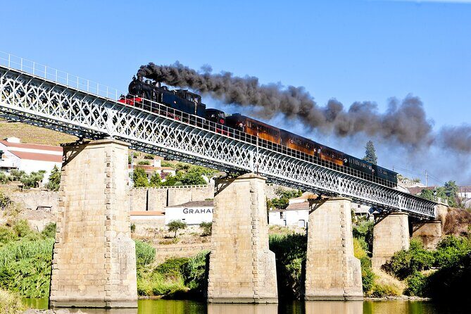 Driver with Private Vehicle in the Douro Valley - Stop 2: Miradouro de São Cristóvão and the UNESCO viewpoint effect