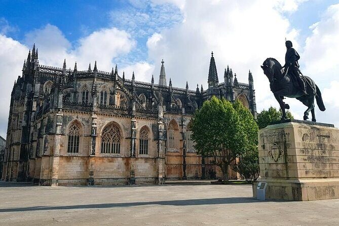 Fátima, Batalha, Alcobaça and Nazaré Private Tour - Timing tips that can save your day
