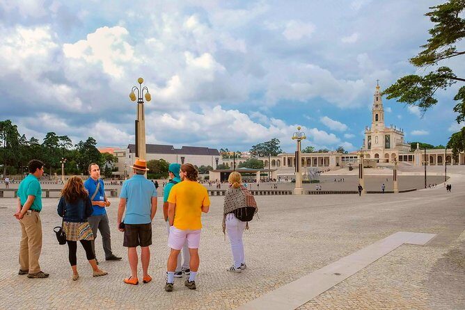 Fatima Shrine Walking Tour - Stop 2: Basilica of Our Lady of the Rosary—seeing the story in layers