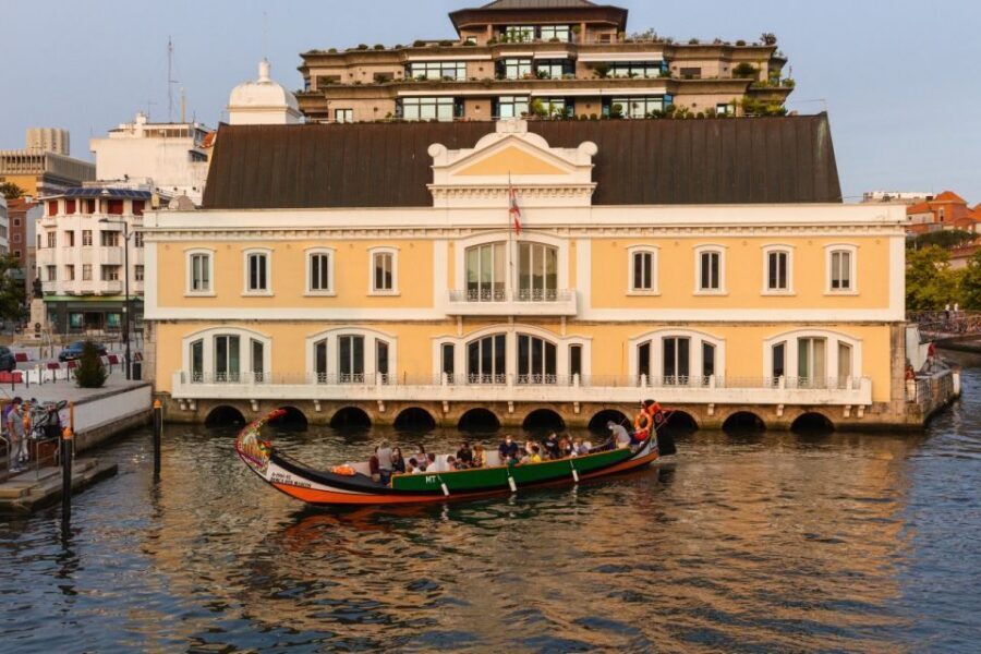 From Porto: Aveiro Private Guided Day Trip - Aveiro Downtown Canals: Fish Market, Art Nouveau, and Easy Walking