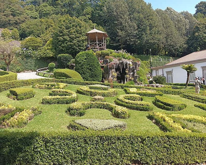 From Porto: Braga and Guimarães Day Tour with Lunch - Porto pickup and the van ride north (what the timing feels like)