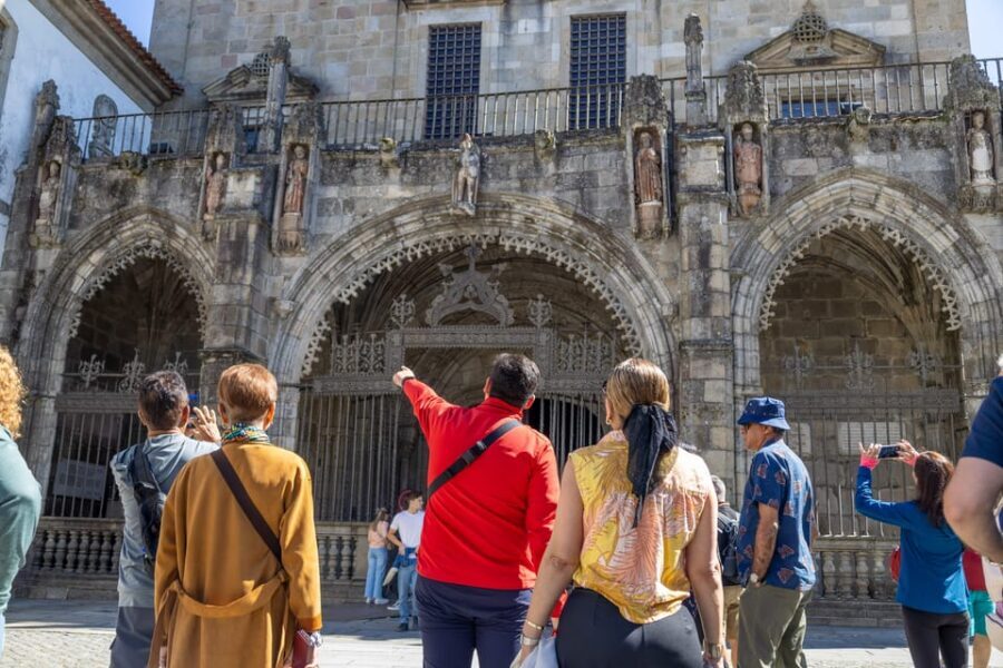 From Porto: Braga and Guimarães Small Group Tour - Santa Bárbara Garden and a walk through Braga’s historic center
