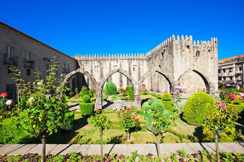 From Porto: Braga & Guimarães Day Trip with Lunch - Skip-the-line and entrance planning: the quietly valuable part