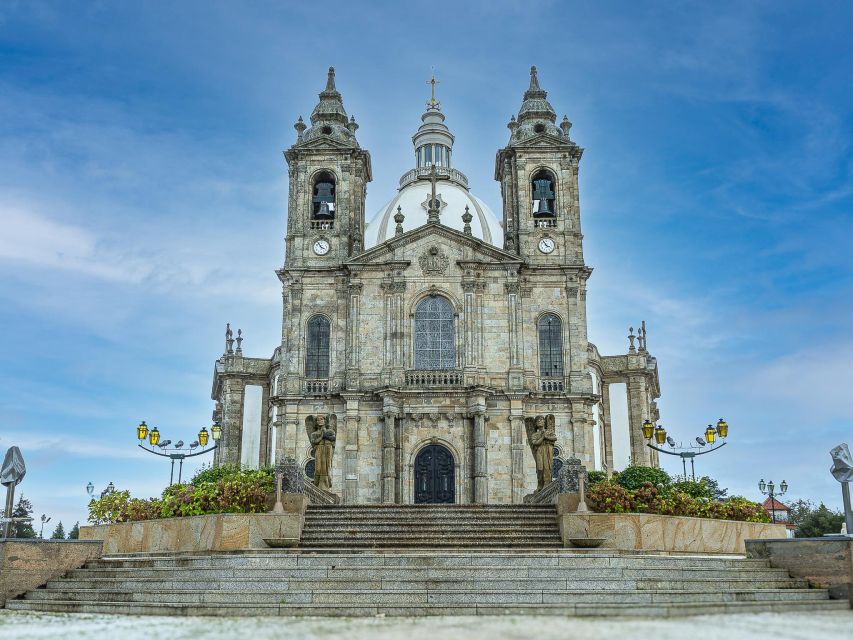 From Porto: Braga & Guimarães full day experience with lunch - Guimarães Castle and the UNESCO medieval vibe