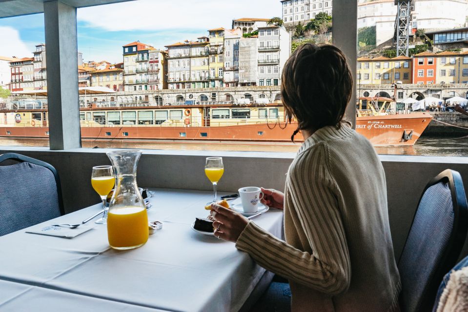 From Porto: Douro River Cruise to Régua with Lunch - Drinks and the bar: included during meals, extra if you want more