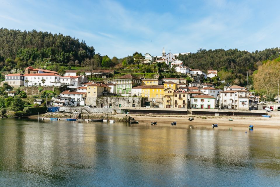 From Porto: Douro River Cruise to Régua with Lunch - Comfort notes that affect your enjoyment