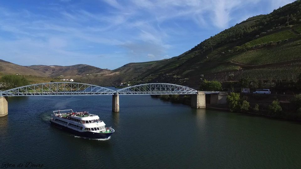 From Porto: Douro River Cruise, Winery Visit & Lunch - Lunch on the water (and what drinks cost you)