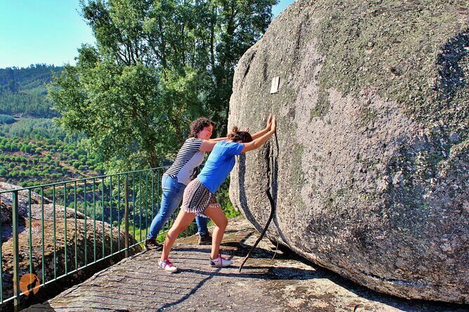 Gaios Trail and Penedo C'Abana Viewpoint, Coimbra - Miradouro do Penedo C’Abana: shake the rock, enjoy the Mondego River views