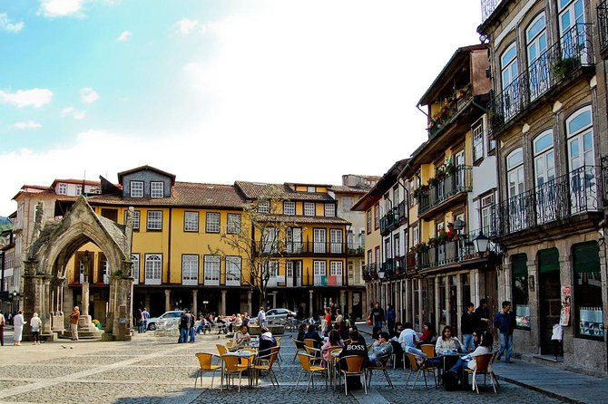 Guimarães & Braga Port Private Tour with Lunch and Green Wine - Visiting Guimarães Castle: views and extra ticket time