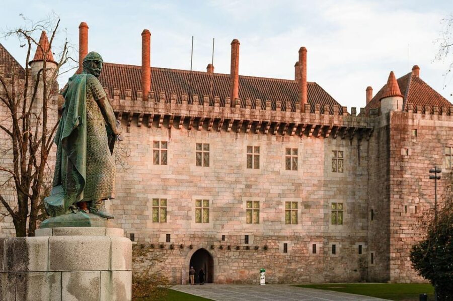 Guimaraes Local Tours ; Visit the Castle , Palace and City - Price and value: what $235 per group really buys
