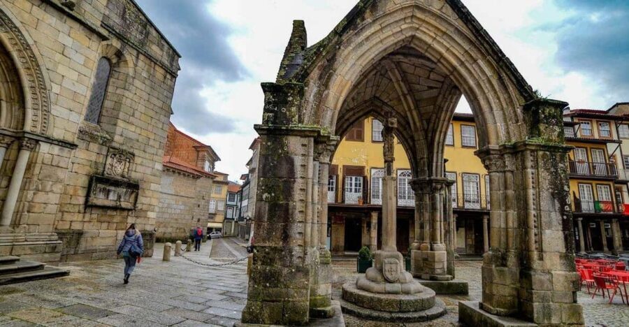 Guimaraes Local Tours ; Visit the Castle , Palace and City - Practical tips so your 3 hours go smoothly