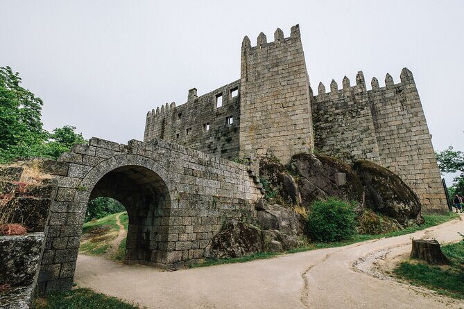 Guimarães Old Town Private Walking Tour - Largo do Toural: the square that shaped Guimarães (12th–14th centuries)