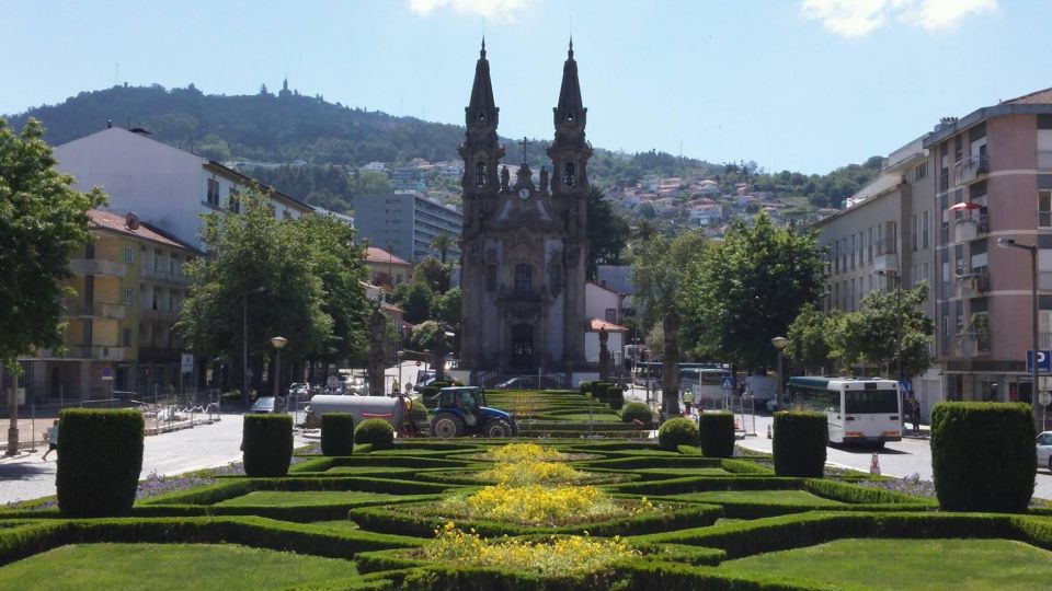 Guimarães Tour(4Hours): From Oporto;City Tour- Half Day Trip - Pickup in Porto: two meeting points, simple swap options