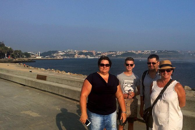 Half Day Porto & Beach Side Small-Group Tour- Different Tastings - Foz do Douro to Farolim de Felgueiras: where the river meets the ocean