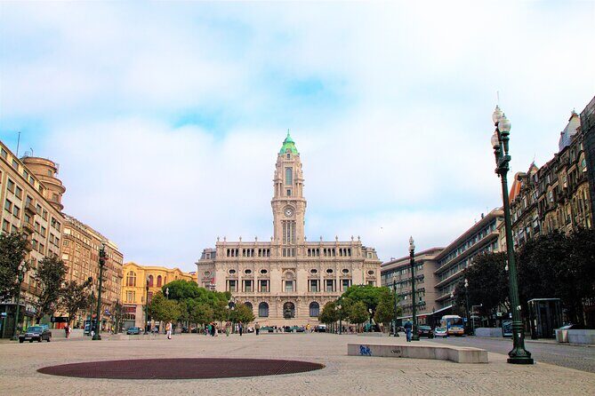 Half Day Private Tour in TukTuk Porto Jewish Heritage - Stop 3: Praça da Ribeira and the old trading hub