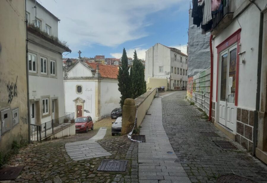 Jewish Coimbra Tour - Short stops along the route that teach you how to spot traces