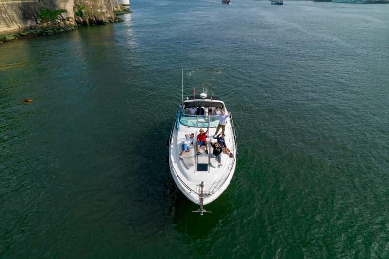 Luxury Douro Yacht Tour: Scenic Views & Complimentary Drinks - Drinks and snacks: the onboard pace (and what costs extra)