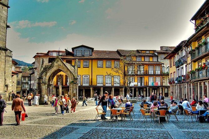 Medieval Guimarães- by Dusk or Day time -from Porto or Braga - How the Porto or Braga pickup fits a tight schedule